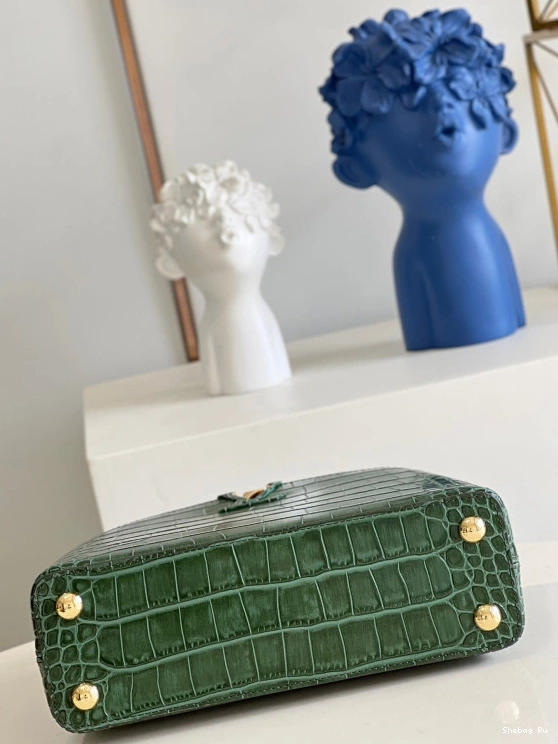 BB LOUIS CAPUCINES VUITTON 0710